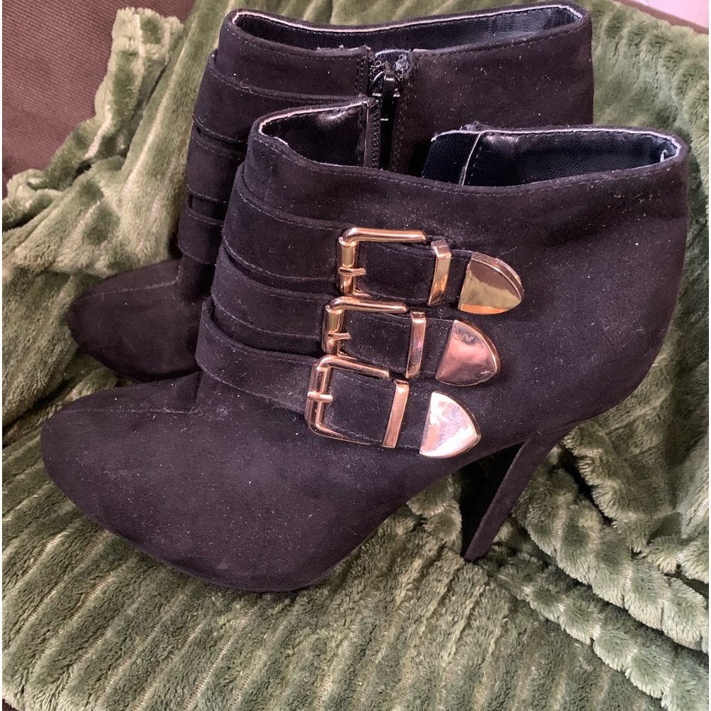 Black high heeled ankle boots size 6.5